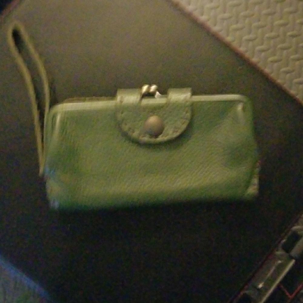 Women's wallet/wristlet.
